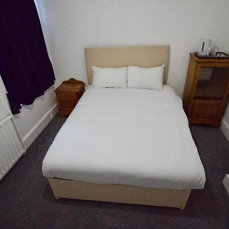 Gatwick Birchwood Lodge With Holiday Parking Хорли Екстериор снимка