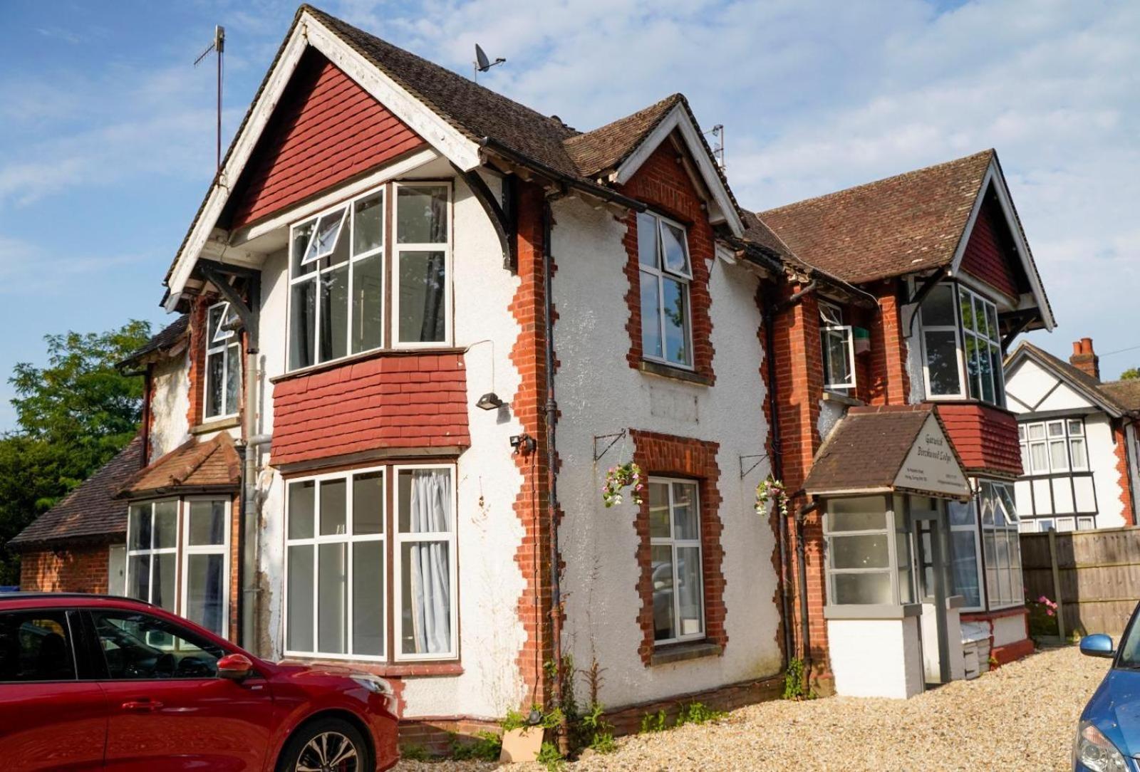 Gatwick Birchwood Lodge With Holiday Parking Хорли Екстериор снимка